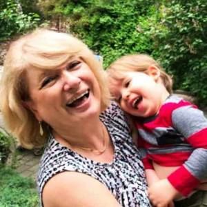 Meet your Posher, Larisa